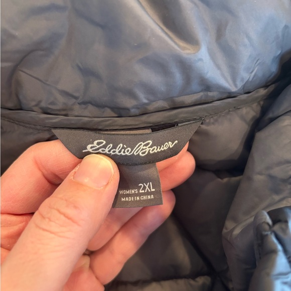 Women's black down Eddie Bauer jacket 2X - Picture 2 of 7